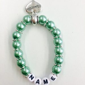 Armband “Flowergirl” personalisiert mit Name grün
