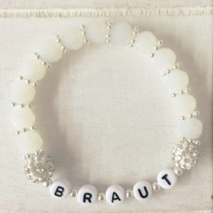 Perlenarmband Braut mit weißen eckigen Perlen und Strassperlen