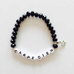 Perlenarmband “Carpe Diem” schwarz