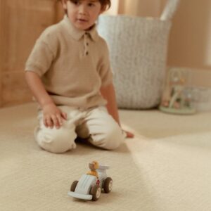 Little Dutch LD2526 Rückzieh Rennwagen mit Holzpuppen